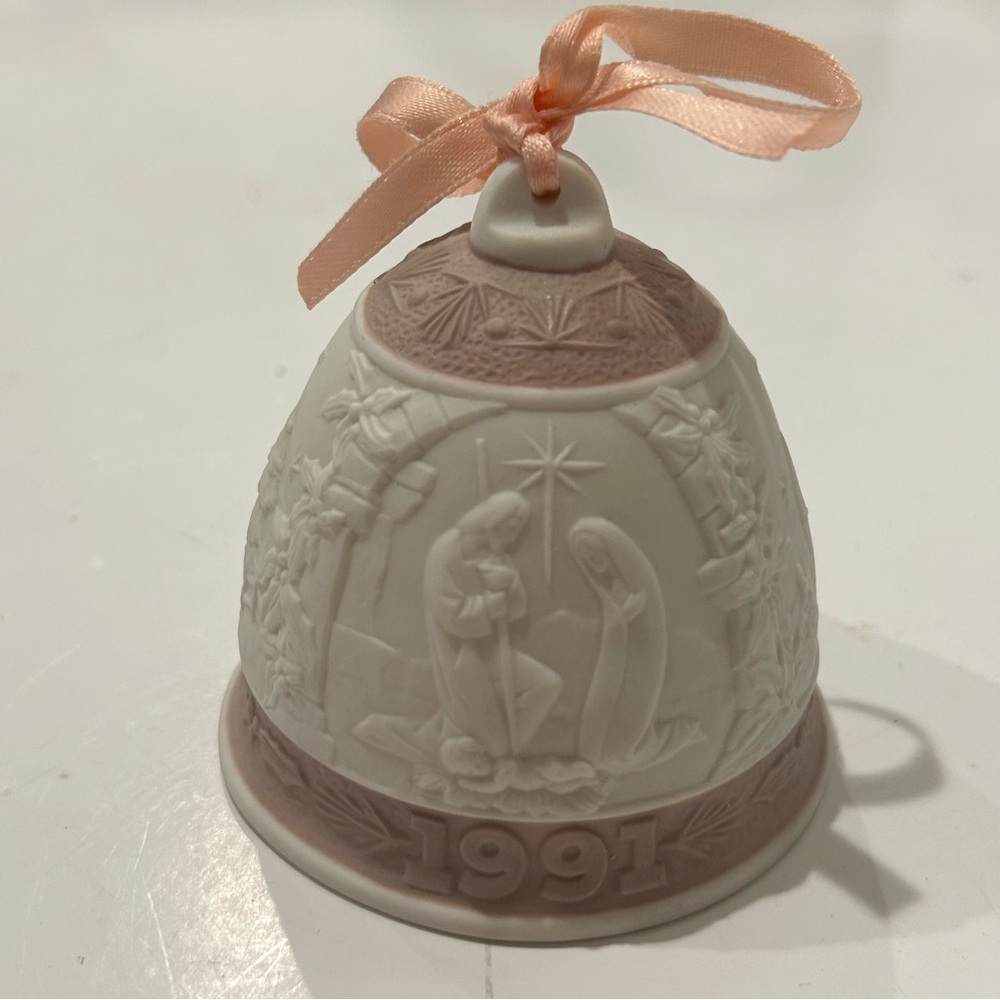 Lladro 1991 Porcelain Christmas Bell